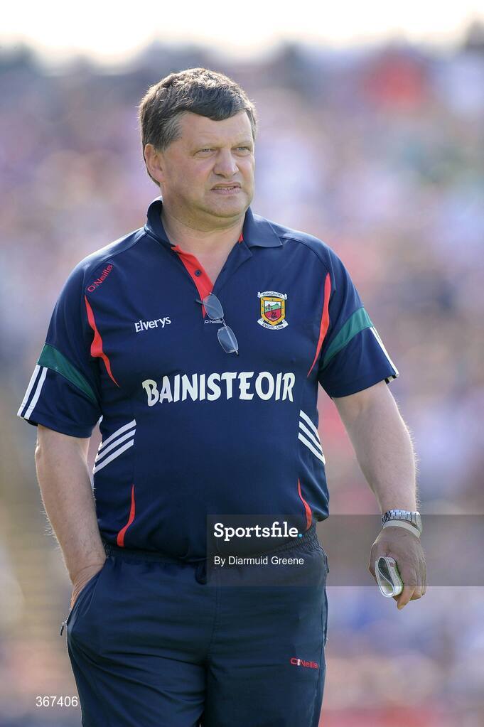 19 July 2009; Mayo manager John O'Mahony during the final moments of the game. GAA Football Connacht Senior Championship Final, Galway v Mayo, Pearse Stadium, Salthill, Galway. Picture credit: Diarmuid Greene / SPORTSFILE