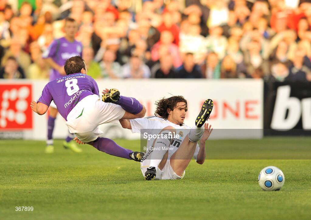 20 July 2009; Fernando Gago, Real Madrid, in action against Stephen Rice, Shamrock Rovers. Soccer Friendly, Shamrock Rovers v Real Madrid, Tallaght Stadium, Dublin. Picture credit: David Maher / SPORTSFILE