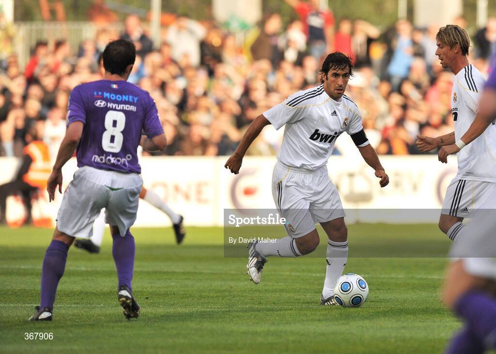 20 July 2009; Raul, Real Madrid, in action against Stephen Rice, Shamrock Rovers. Soccer Friendly, Shamrock Rovers v Real Madrid, Tallaght Stadium, Dublin. Picture credit: David Maher / SPORTSFILE