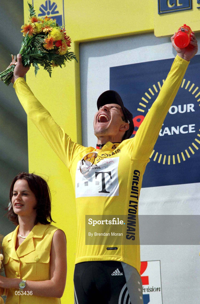13 July 1998; Erik Zabel celebrates after taking over the yellow jersey on stage 2 of the 1998 Tour de France from Enniscorthy to Cork. Picture Credit; Brendan Moran/SPORTSFILE. *POOL PICTURE*