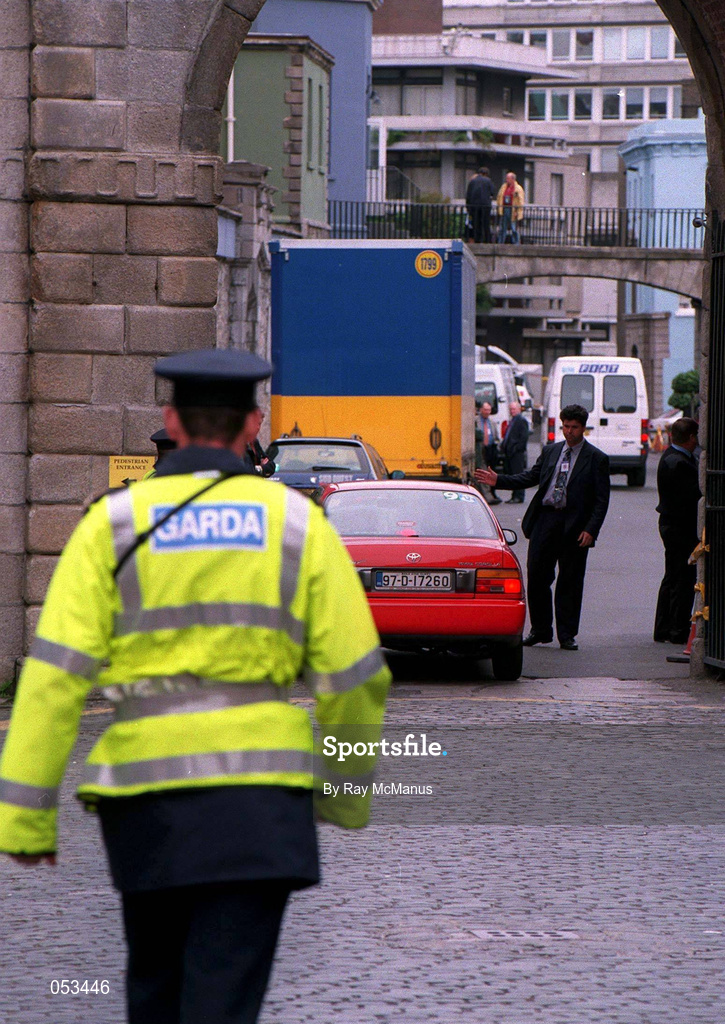 11 July 1998; Security checks at Dublin Castle prior to the start of the Prologue of the 1998 Tour de France in Dublin. Photo by Ray McManus/Sportsfile