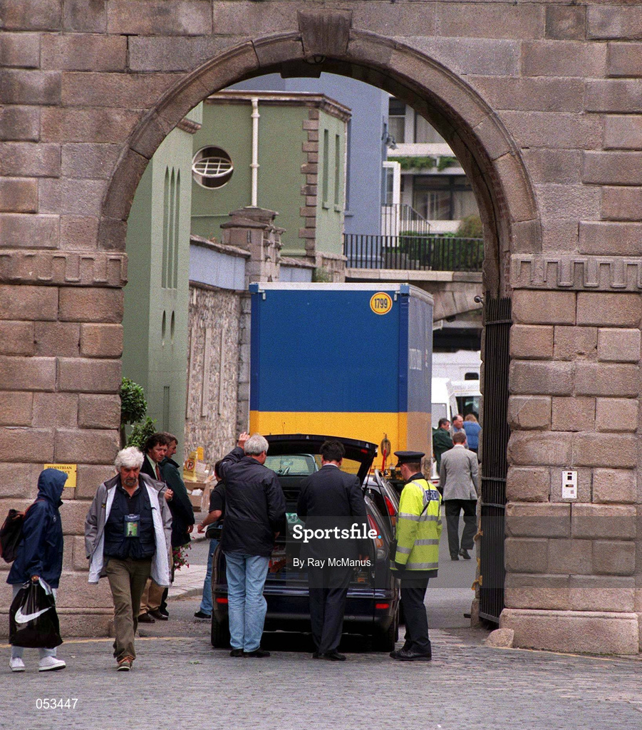 11 July 1998; Security checks at Dublin Castle prior to the start of the Prologue of the 1998 Tour de France in Dublin. Photo by Ray McManus/Sportsfile