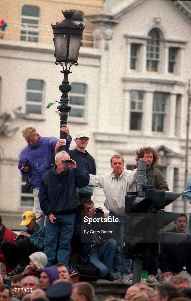 12 July 1998; Fans watch the start of the 1998 Tour de France - Stage 1 on O'Connell Street in Dublin. Photo by Gerry Barton/Sportsfile