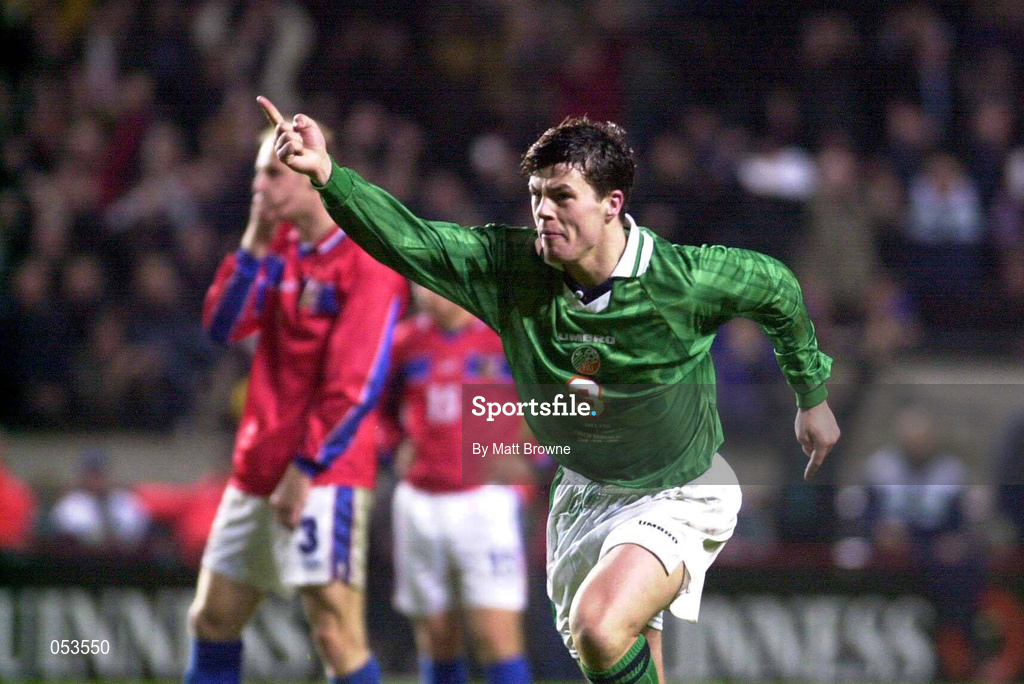 23 February 2000; Ian Harte of Republic of Ireland celebrates after Robbie Keane scored his side's third goal during the International Friendly match between Republic of Ireland and Czech Republic at Lansdowne Road in Dublin. Photo by Matt Browne/Sportsfile