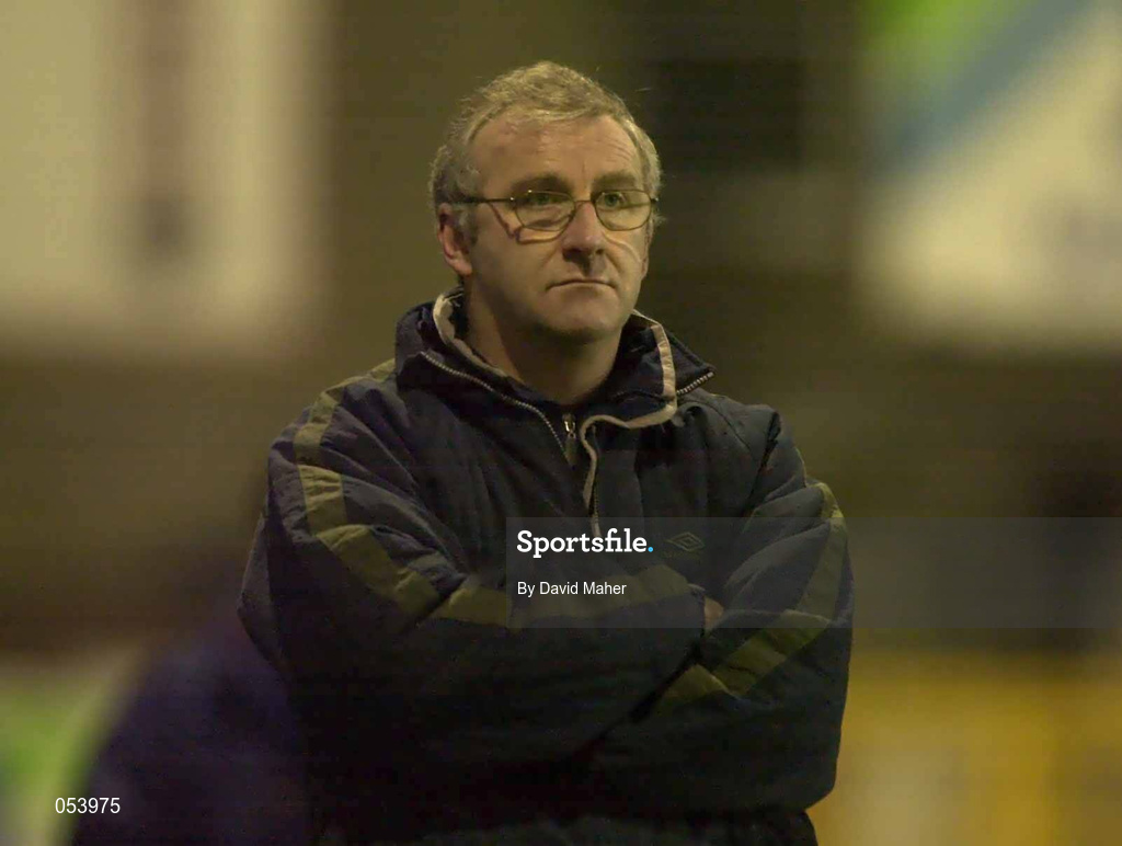 28 January 2000; Shelbourne manager Dermot Keely during the Eircom League Premier Division match between Shelbourne and Galway United at Tolka Park in Dublin. Photo by David Maher/Sportsfile