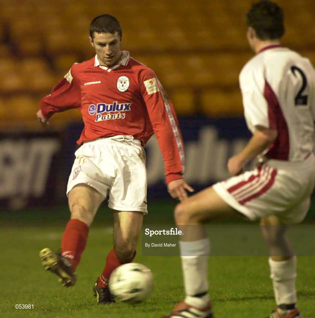 28 January 2000; Owen Heary of Shelbourne during the Eircom League Premier Division match between Shelbourne and Galway United at Tolka Park in Dublin. Photo by David Maher/Sportsfile