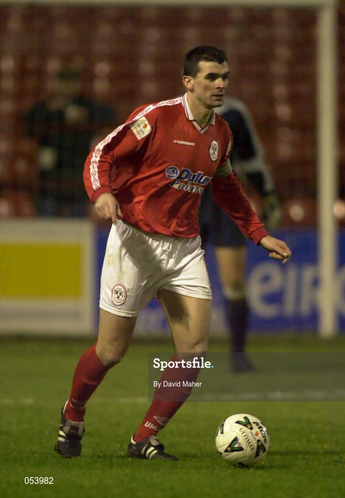 28 January 2000; Pat Scully of Shelbourne during the Eircom League Premier Division match between Shelbourne and Galway United at Tolka Park in Dublin. Photo by David Maher/Sportsfile