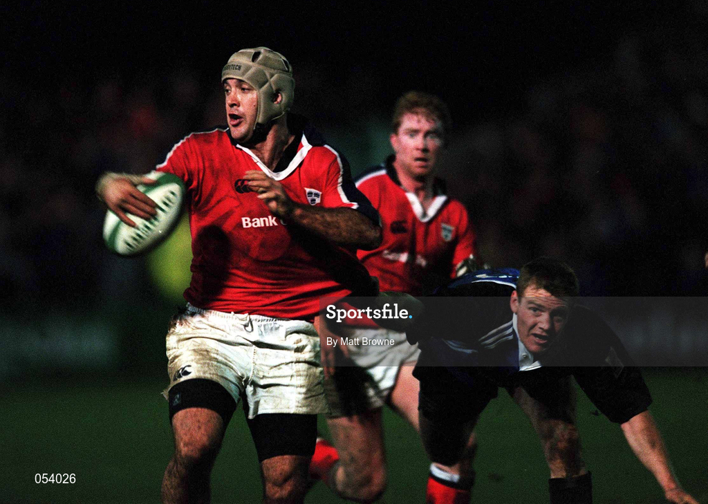 28 October 2000; Mike Mullins of Munster in action against Matt Perry of Bath during the Heineken European Cup Pool 4 Round 4 match between Bath and Munster and the Recreation Ground in Bath, England. Photo By Matt Browne/Sportsfile
