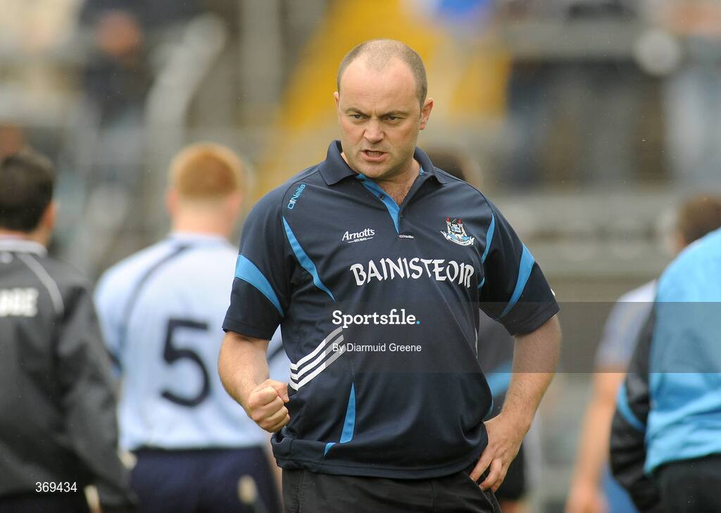 26 July 2009; Dublin manager Anthony Daly encourages his players during the warm-up. GAA All-Ireland Senior Hurling Championship Quarter-Final, Dublin v Limerick, Semple Stadium, Thurles, Co. Tipperary. Picture credit: Diarmuid Greene / SPORTSFILE