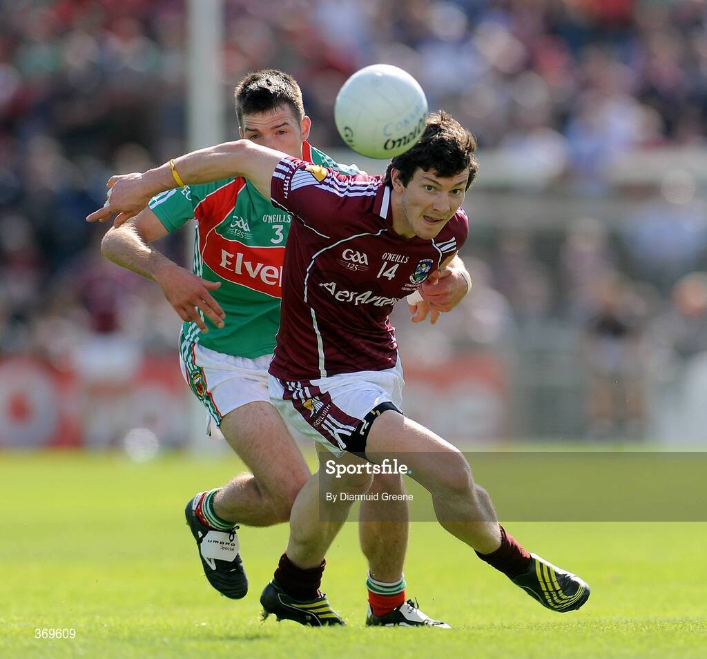 19 July 2009; Michael Meehan, Galway, in action against Ger Cafferkey, Mayo. GAA Football Connacht Senior Championship Final, Galway v Mayo, Pearse Stadium, Salthill, Galway. Picture credit: Diarmuid Greene / SPORTSFILE