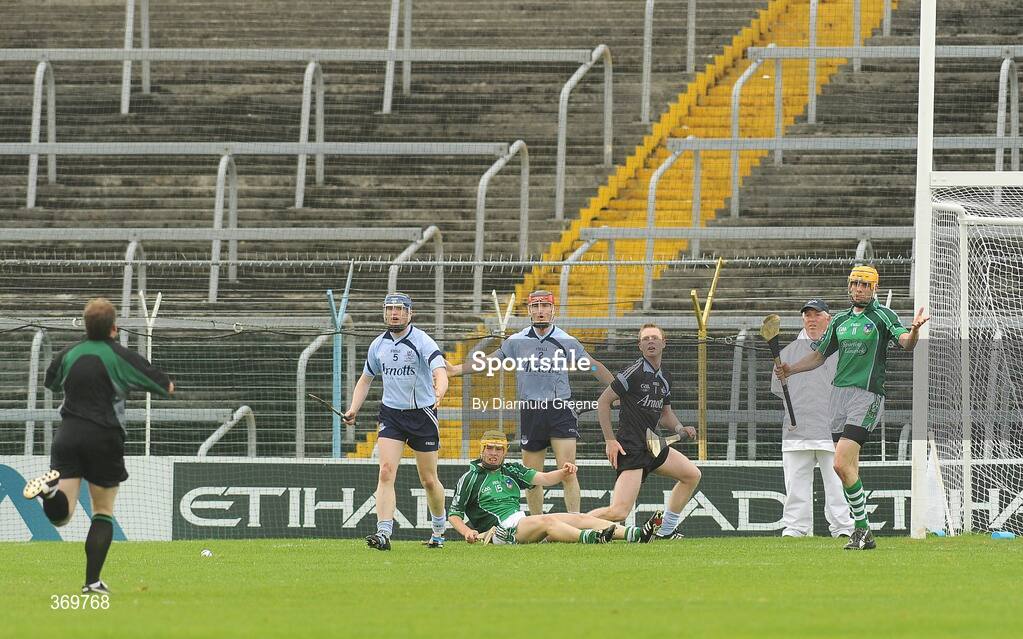 26 July 2009; Dublin players Maurice O'Brien, no.5, Niall Corcoran, no.2, and goalkeeper Gary Maguire protest as referee Michael Wadding awards a penalty as Limerick's Paul Browne, left and David Breen look on. GAA All-Ireland Senior Hurling Championship Quarter-Final, Dublin v Limerick, Semple Stadium, Thurles, Co. Tipperary. Picture credit: Diarmuid Greene / SPORTSFILE