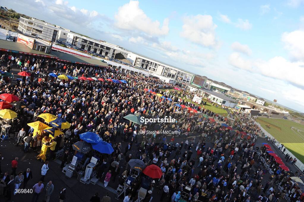 27 July 2009; A general view of the betting ring. Galway Racing Festival, Ballybrit, Galway. Picture credit: Stephen McCarthy / SPORTSFILE