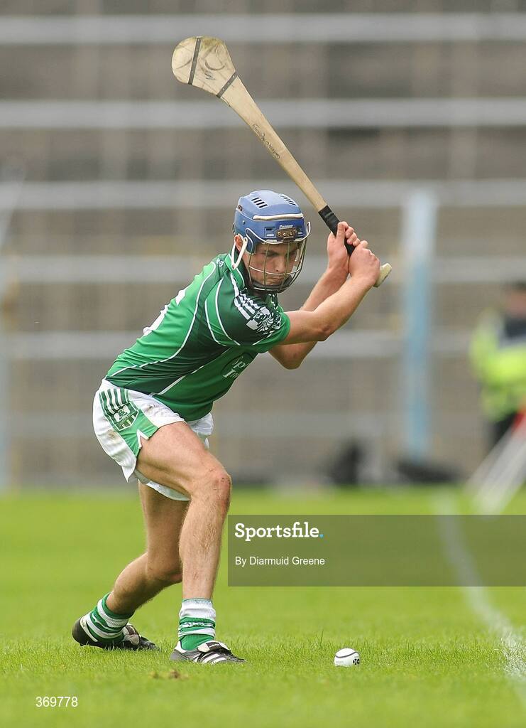 26 July 2009; Gavin O'Mahony, Limerick, scores a point from a sideline cut. GAA All-Ireland Senior Hurling Championship Quarter-Final, Dublin v Limerick, Semple Stadium, Thurles, Co. Tipperary. Picture credit: Diarmuid Greene / SPORTSFILE
