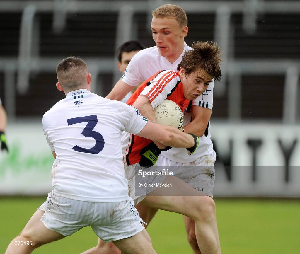 1 August 2009; Andrew Murnin, Armagh, in action against Thomas Barron, 3, and Tomas Moolick, Kildare. ESB GAA Football All-Ireland Minor Championship Quarter-Final, Armagh v Kildare, Kingspan Breffni Park, Cavan. Picture credit: Oliver McVeigh / SPORTSFILE