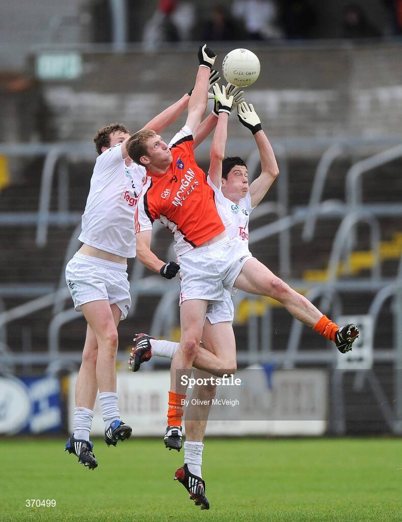 1 August 2009; James Donnelly, Armagh, in action against Colin O'Shea and Willie Burke, Kildare. ESB GAA Football All-Ireland Minor Championship Quarter-Final, Armagh v Kildare, Kingspan Breffni Park, Cavan. Picture credit: Oliver McVeigh / SPORTSFILE