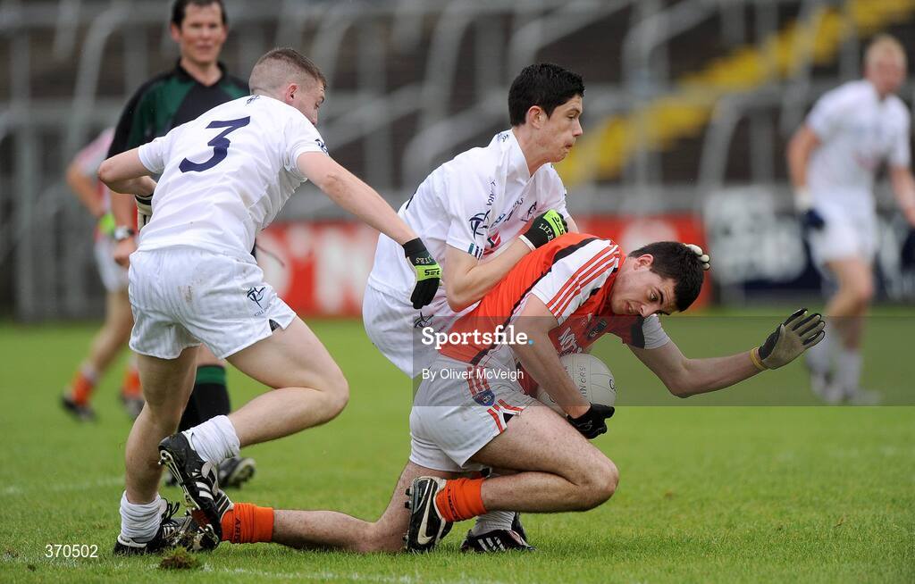 1 August 2009; Peter Carragher, Armagh, in action against Thomas Barron and Willie Burke, Kildare. ESB GAA Football All-Ireland Minor Championship Quarter-Final, Armagh v Kildare, Kingspan Breffni Park, Cavan. Picture credit: Oliver McVeigh / SPORTSFILE