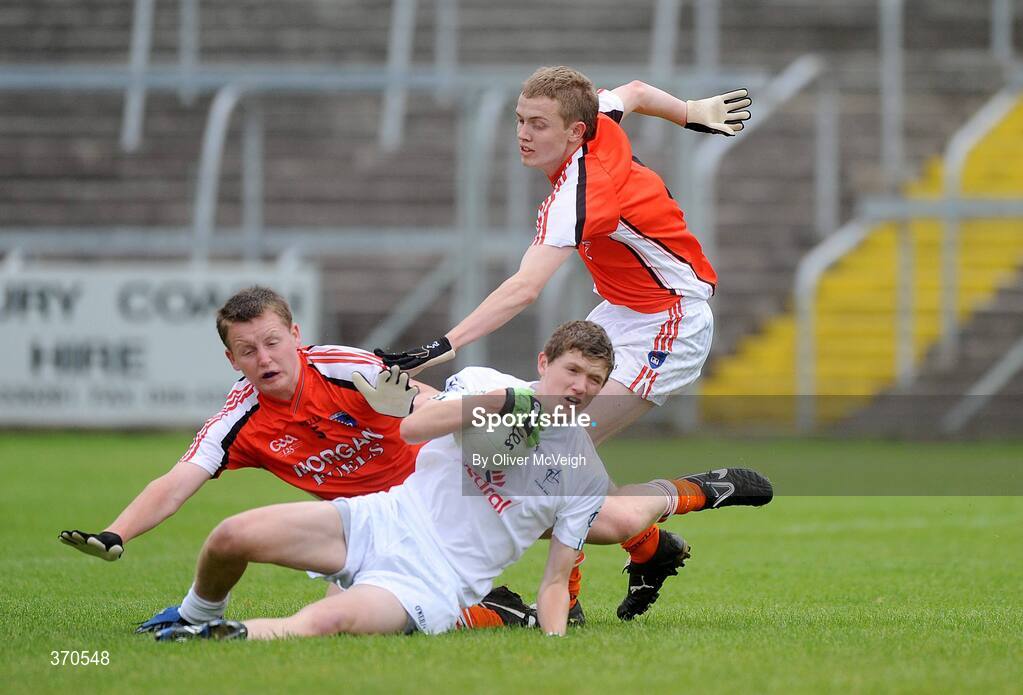 1 August 2009; Cian Reynolds, Kildare, in action against Declan McKenna and Ronan Finnegan, Armagh. ESB GAA Football All-Ireland Minor Championship Quarter-Final, Armagh v Kildare, Kingspan Breffni Park, Cavan. Picture credit: Oliver McVeigh / SPORTSFILE