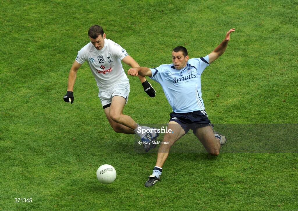 12 July 2009; David Henry, Dublin, in action against Ken Donnelly, Kildare. GAA Football Leinster Senior Championship Final, Dublin v Kildare, Croke Park, Dublin. Picture credit: Ray McManus / SPORTSFILE