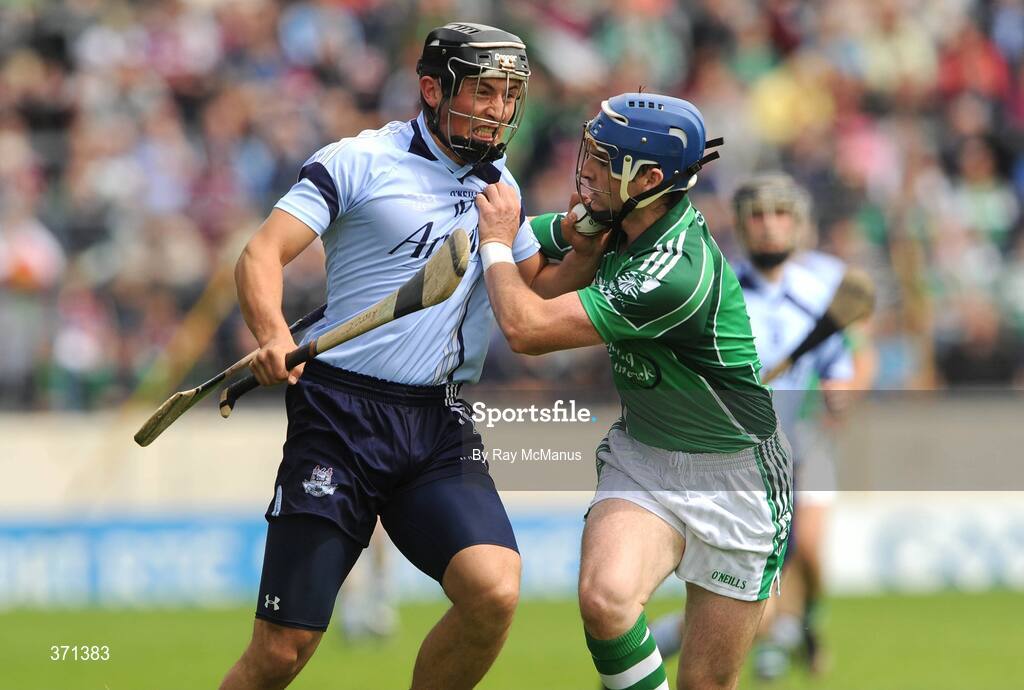 26 July 2009; Ross O'Carroll, Dublin, in action against Mark O'Riordan, Limerick. GAA All-Ireland Senior Hurling Championship Quarter-Final, Dublin v Limerick, Semple Stadium, Thurles, Co. Tipperary. Picture credit: Ray McManus / SPORTSFILE