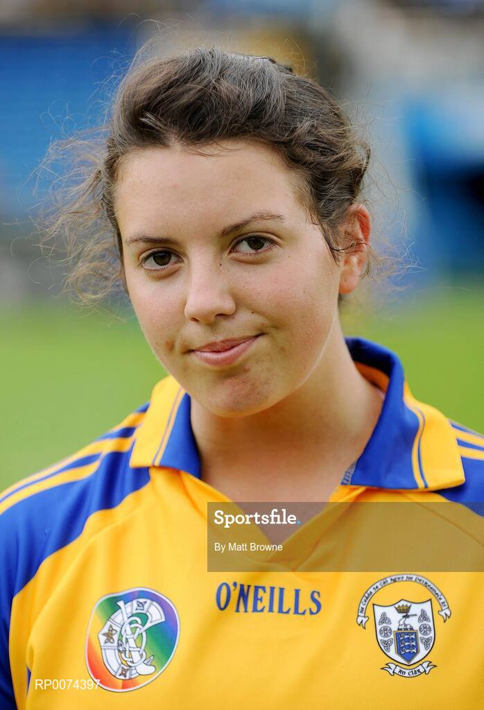 8 August 2009; Clare captain Roisin McMahon. All-Ireland Camogie Minor A Championship Final, Kilkenny v Clare, Semple Stadium, Thurles, Co. Tipperary. Picture credit: Matt Browne / SPORTSFILE