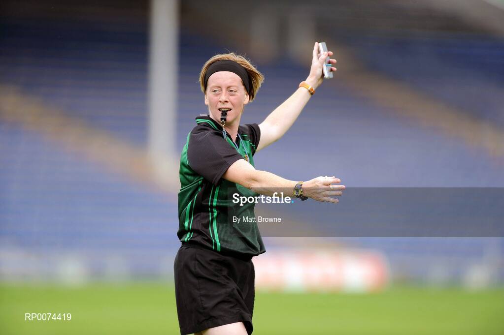 8 August 2009; Referee, Julie O'Neill. All-Ireland Camogie Minor A Championship Final, Kilkenny v Clare, Semple Stadium, Thurles, Co. Tipperary. Picture credit: Matt Browne / SPORTSFILE