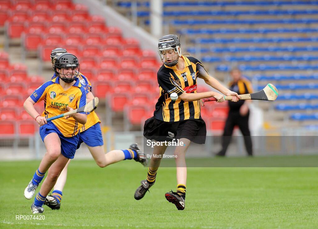 8 August 2009; Mags Fennelly, Kilkenny, in action against Orlaith Duggan, Clare. All-Ireland Camogie Minor A Championship Final, Kilkenny v Clare, Semple Stadium, Thurles, Co. Tipperary. Picture credit: Matt Browne / SPORTSFILE