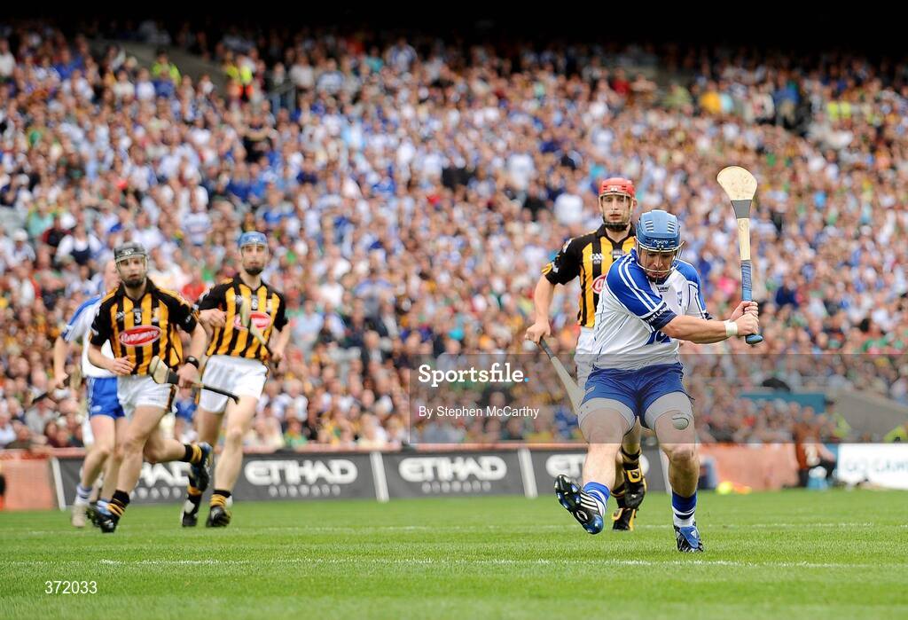 9 August 2009; Shane Walsh, Waterford, shoots to score his side's first goal. GAA Hurling All-Ireland Senior Championship Semi-Final, Kilkenny v Waterford, Croke Park, Dublin. Picture credit: Stephen McCarthy / SPORTSFILE