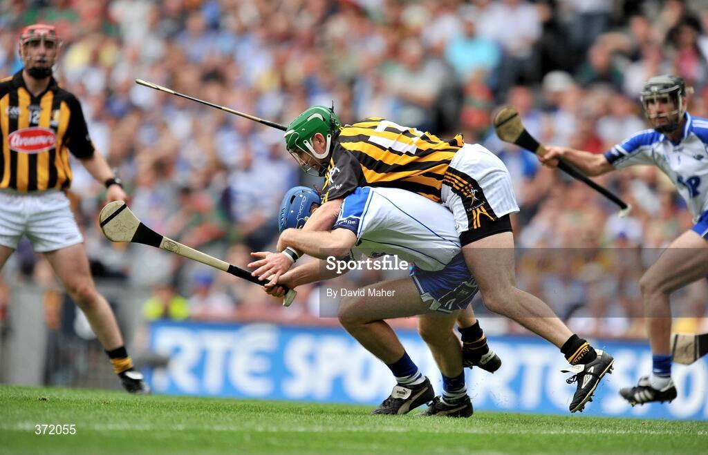 9 August 2009; Michael Walsh, Waterford, in action against Eddie Brennan, Kilkenny. GAA Hurling All-Ireland Senior Championship Semi-Final, Kilkenny v Waterford, Croke Park, Dublin. Picture credit: David Maher / SPORTSFILE