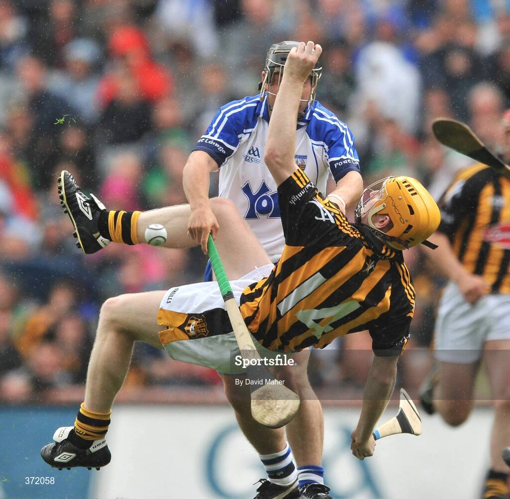 9 August 2009; Richie Power, Kilkenny, in action against Noel Connors, Waterford. GAA Hurling All-Ireland Senior Championship Semi-Final, Kilkenny v Waterford, Croke Park, Dublin. Picture credit: David Maher / SPORTSFILE