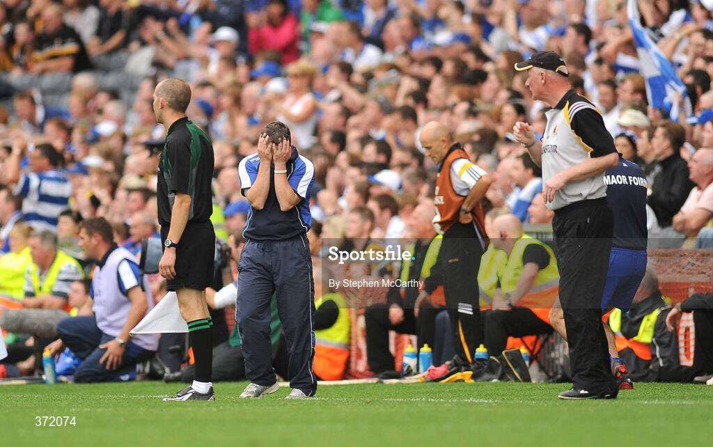 9 August 2009; Waterford manager Davy Fitzgerald reacts to a missed opportunity late in the game. GAA Hurling All-Ireland Senior Championship Semi-Final, Kilkenny v Waterford, Croke Park, Dublin. Picture credit: Stephen McCarthy / SPORTSFILE