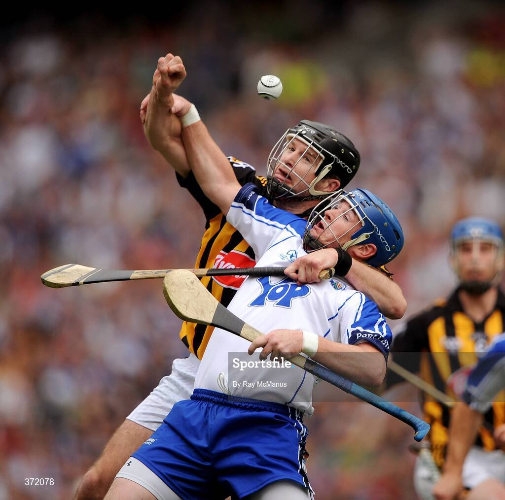 9 August 2009; Shane Walsh, Waterford, in action against J.J. Delaney, Kilkenny. GAA Hurling All-Ireland Senior Championship Semi-Final, Kilkenny v Waterford, Croke Park, Dublin. Picture credit: Ray McManus / SPORTSFILE