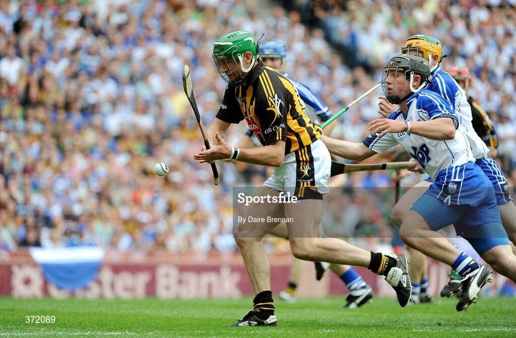 9 August 2009; Eddie Brennan, Kilkenny, shoots to score his side's first goal. GAA Hurling All-Ireland Senior Championship Semi-Final, Kilkenny v Waterford, Croke Park, Dublin. Picture credit: Daire Brennan / SPORTSFILE