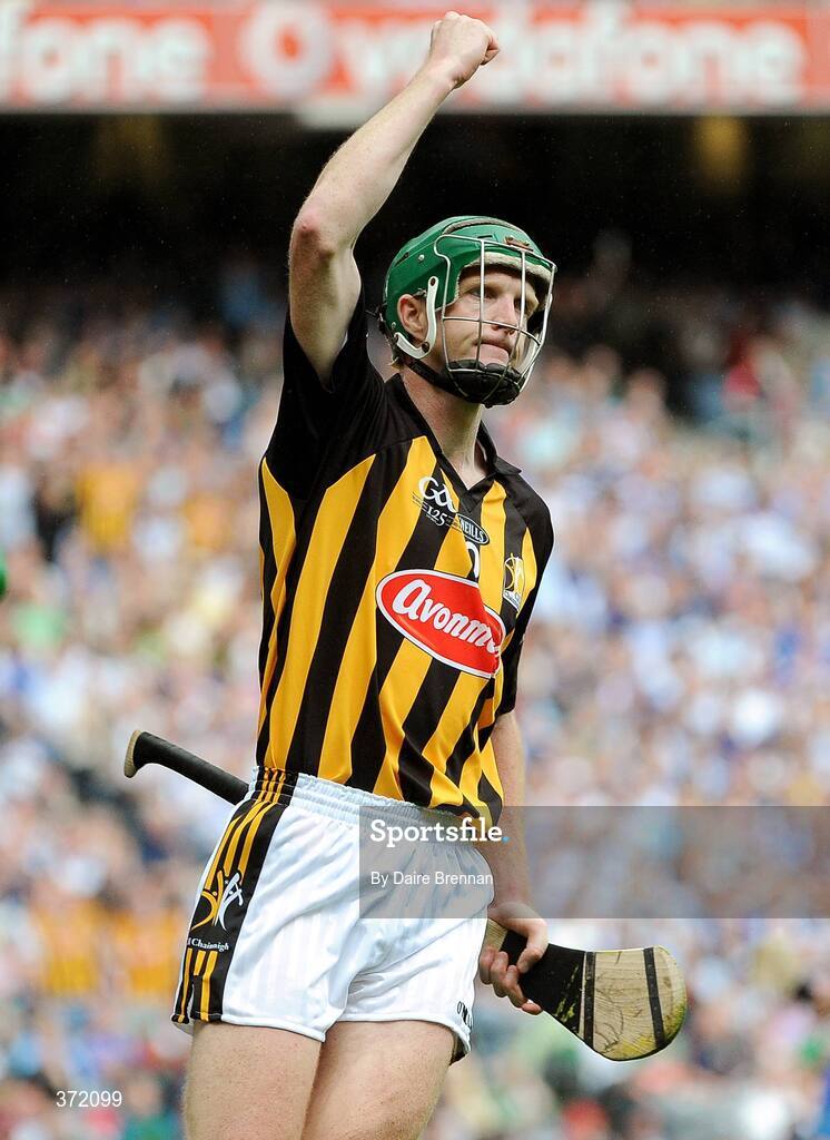 9 August 2009; Henry Shefflin, Kilkenny, celebrates after scoring his side's second goal. GAA Hurling All-Ireland Senior Championship Semi-Final, Kilkenny v Waterford, Croke Park, Dublin. Picture credit: Daire Brennan / SPORTSFILE