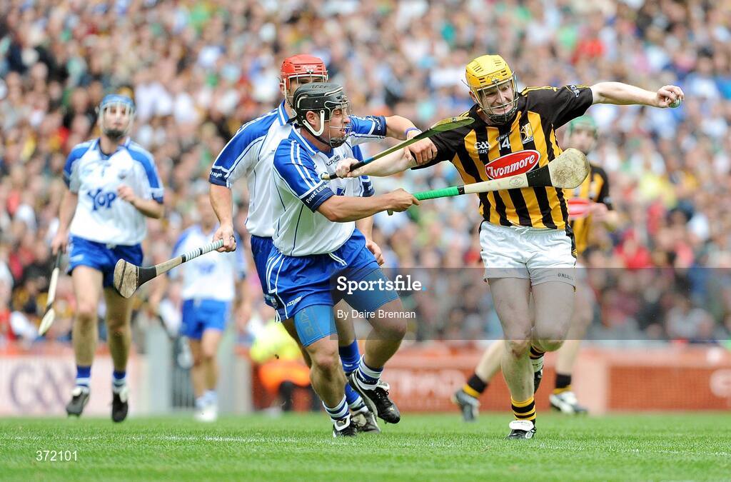 9 August 2009; Richie Power, Kilkenny, in action against Noel Connors, Waterford. GAA Hurling All-Ireland Senior Championship Semi-Final, Kilkenny v Waterford, Croke Park, Dublin. Picture credit: Daire Brennan / SPORTSFILE