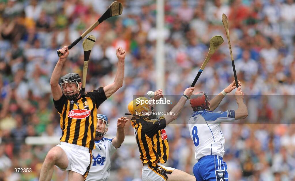 9 August 2009; Martin Comerford, left, and James 'Cha' Fitzpatrick, Kilkenny, in action against Shane O'Sullivan, 8, and Tony Browne, Waterford. GAA Hurling All-Ireland Senior Championship Semi-Final, Kilkenny v Waterford, Croke Park, Dublin. Picture credit: Stephen McCarthy / SPORTSFILE
