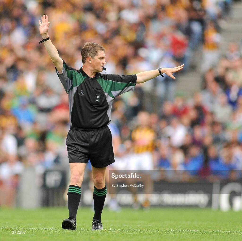 9 August 2009; Referee Barry Kelly. GAA Hurling All-Ireland Senior Championship Semi-Final, Kilkenny v Waterford, Croke Park, Dublin. Picture credit: Stephen McCarthy / SPORTSFILE