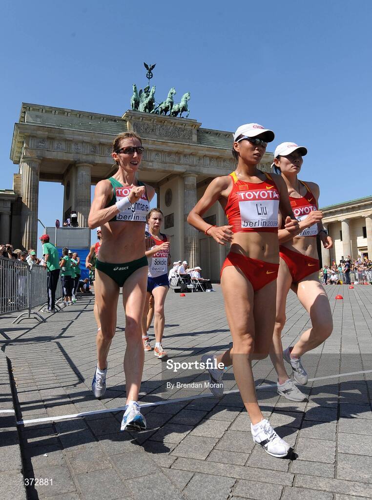 16 August 2009; Ireland's Olive Loughnane on her way to finishing second in a season best time of 1:28.58 and winning a silver medal in the Women's 20K Final.12th IAAF World Championships in Athletics, Berlin, Germany. Picture credit: Brendan Moran  / SPORTSFILE