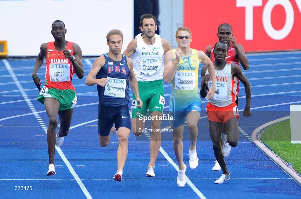 20 August 2009; Ireland's Thomas Chamney, centre, comes down the finishing straight on his way to finishing 5th in his 1st Round heat of the Men's 800m in a time of 1:48.09 and failing to progress to the next round. 12th IAAF World Championships in Athletics, Olympic Stadium, Berlin, Germany. Picture credit: Brendan Moran / SPORTSFILE