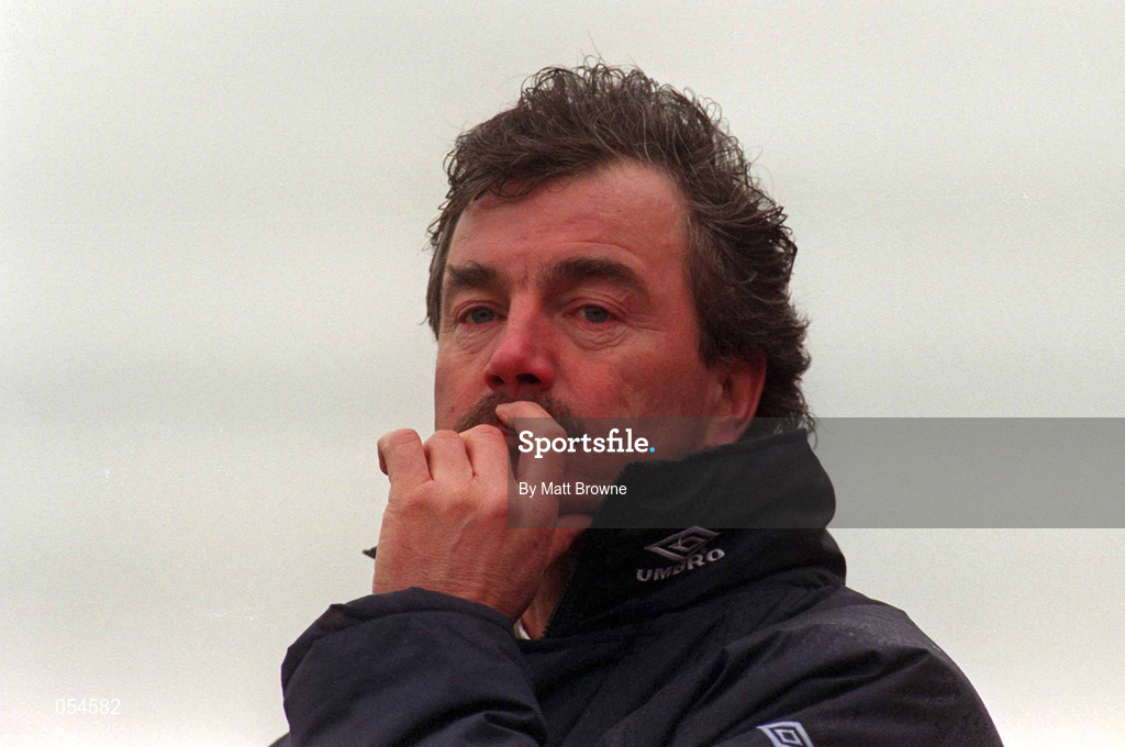 12 January 2000; Shamrock Rovers manager Damien Richardson during the Cork City v Shamrock Rovers - Harp Lager FAI Cup Second Round Replay match between Cork City and Shamrock Rovers at Turners Cross in Cork. Photo by Matt Browne/Sportsfile