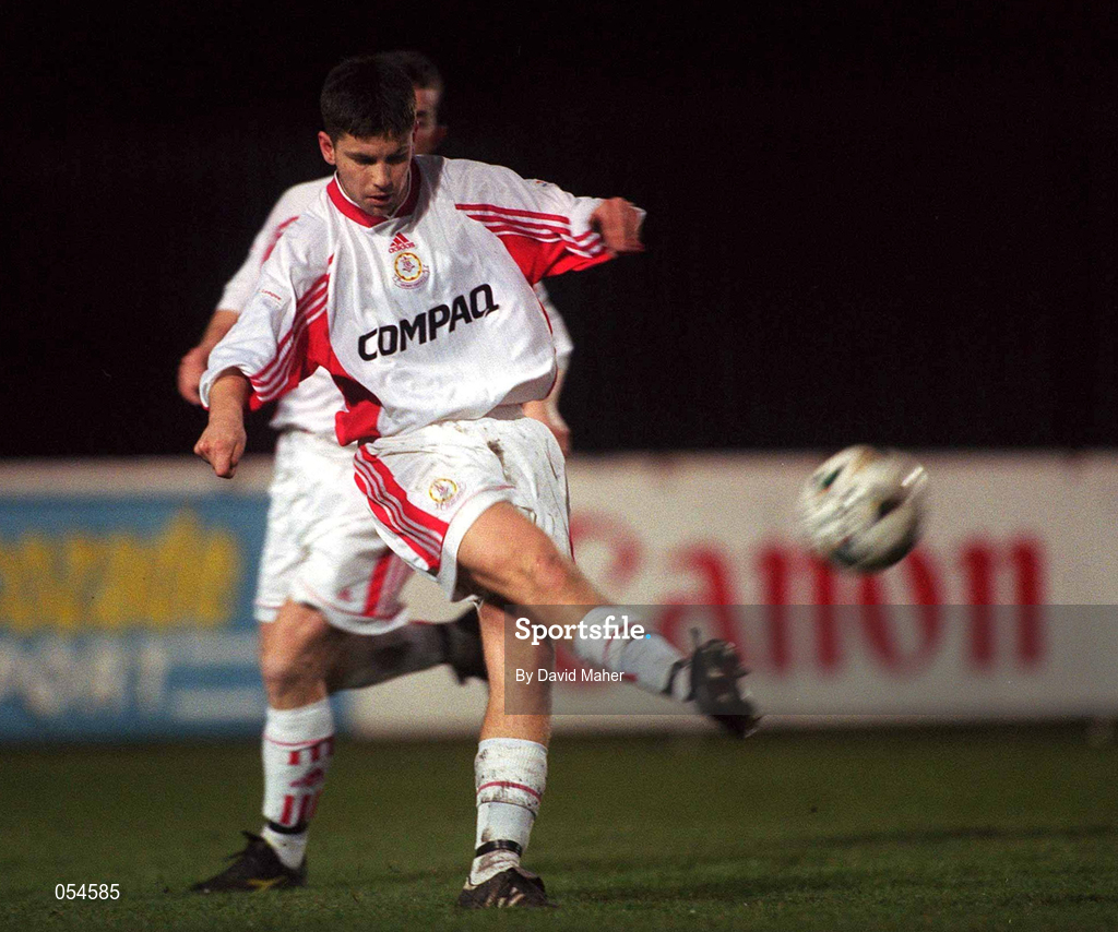 11 January 2000; Scott Morgan of Galway United during the Harp Larger FAI Cup Second Round Replay match between St Patrick's Athletic and Galway United at Richmond Park in Dublin. Photo by David Maher/Sportsfile