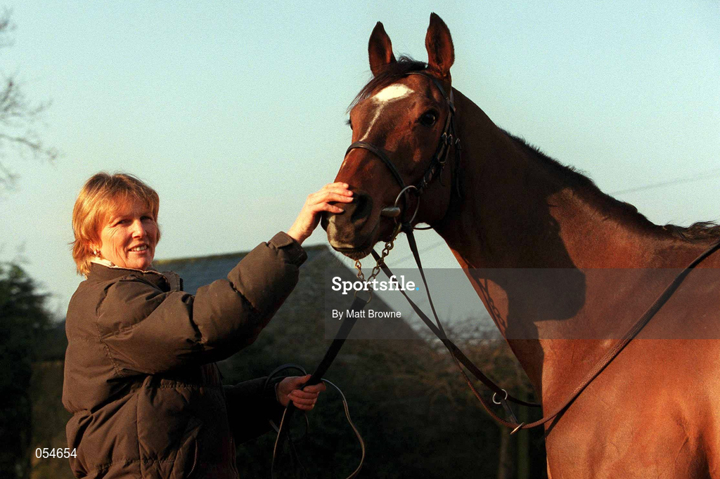 18 January 2000; Jessica Harrington with Moscow Express at her Stud Farm in Moone, Kildare. Photo by Matt Browne/Sportsfile
