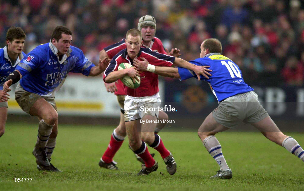 20 January 2001; Peter Stringer of Munster is tackled by Gregor Townsend, 10, and theirry Labrousse of Castres during the Heineken Cup Pool 4 Round 6 match between Munster and Castres at Musgrave Park in Cork. Photo by Brendan Moran/Sportsfile