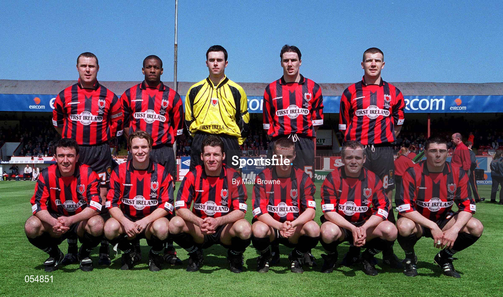30 April 2000; The Bohemians team ahead of the FAI Cup Final match between Shelbourne and Bohemians at Tolka Park in Dublin. Photo by Matt Browne/Sportsfile