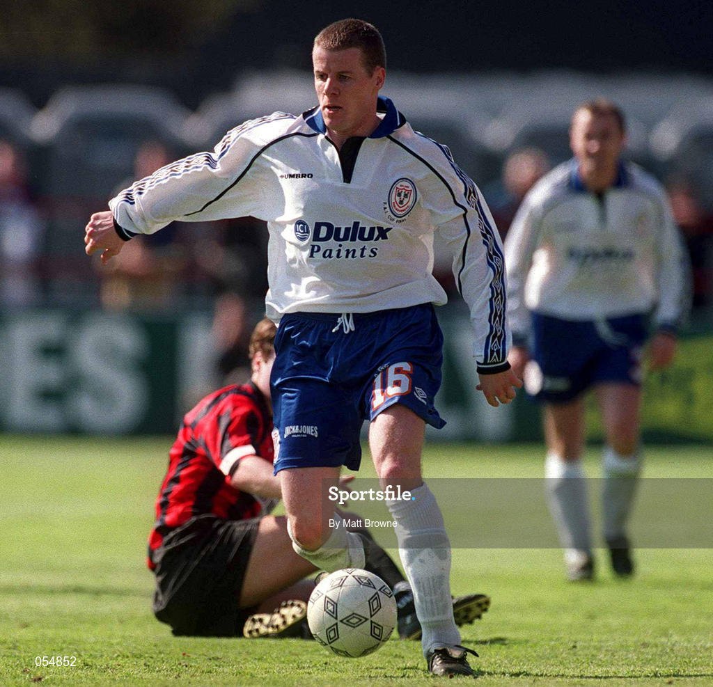 30 April 2000; James Keddy of Shelbourne during the FAI Cup Final match between Shelbourne and Bohemians at Tolka Park in Dublin. Photo by Matt Browne/Sportsfile