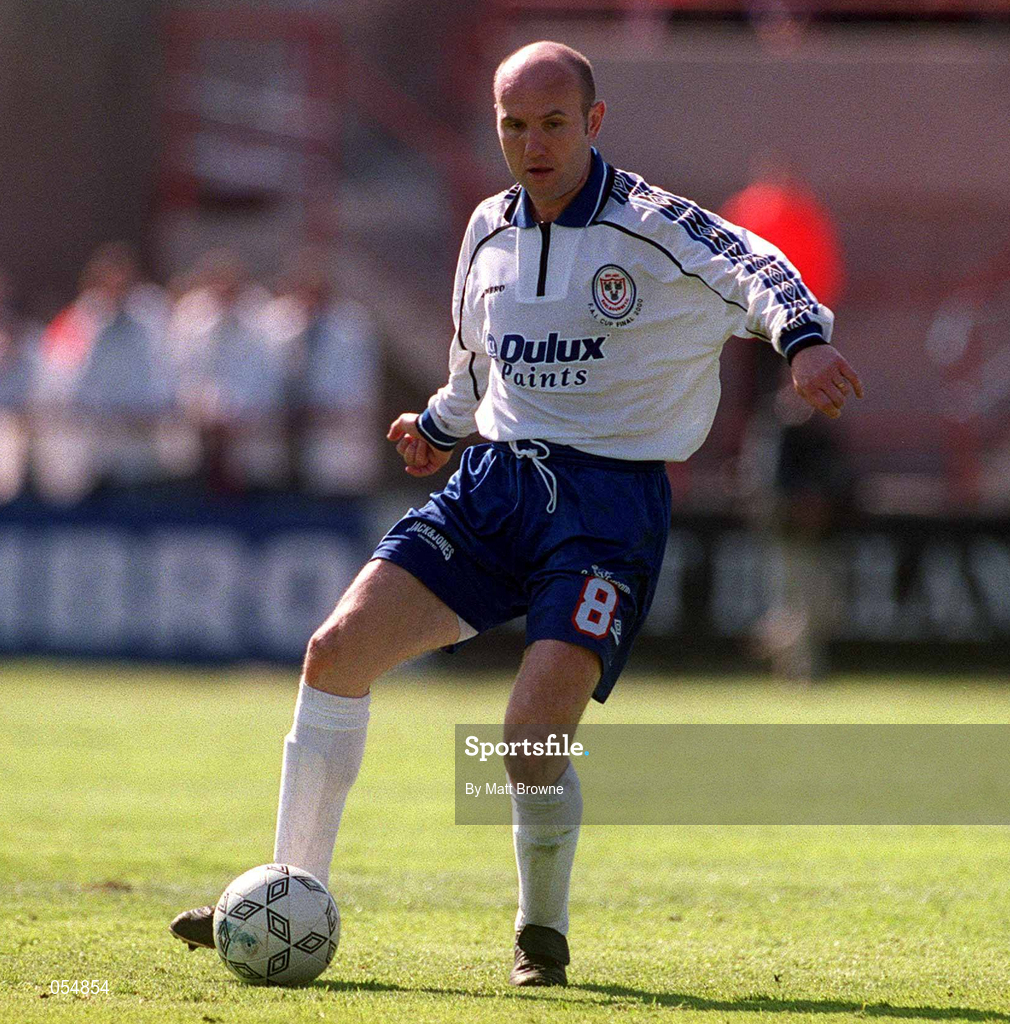 30 April 2000; Paul Doolin of Shelbourne during the FAI Cup Final match between Shelbourne and Bohemians at Tolka Park in Dublin. Photo by Matt Browne/Sportsfile
