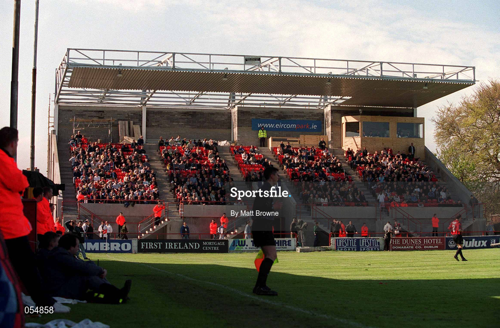 30 April 2000; A general view of the new stand during the FAI Cup Final match between Shelbourne and Bohemians at Tolka Park in Dublin. Photo by Matt Browne/Sportsfile