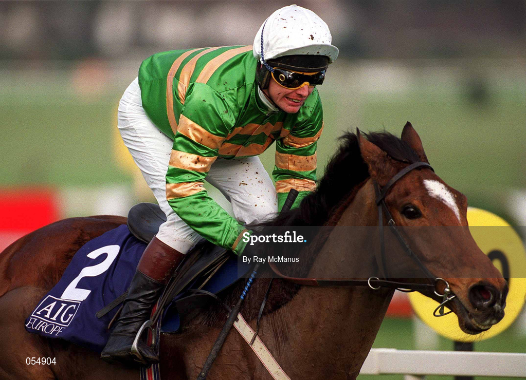 21 January 2001; Istabraq, with Charlie Swan up, race to the finish on their way the to win The AIG Europe Champion Hurdle at Leopardstown Racecourse in Dublin. Photo by Ray McManus/Sportsfile