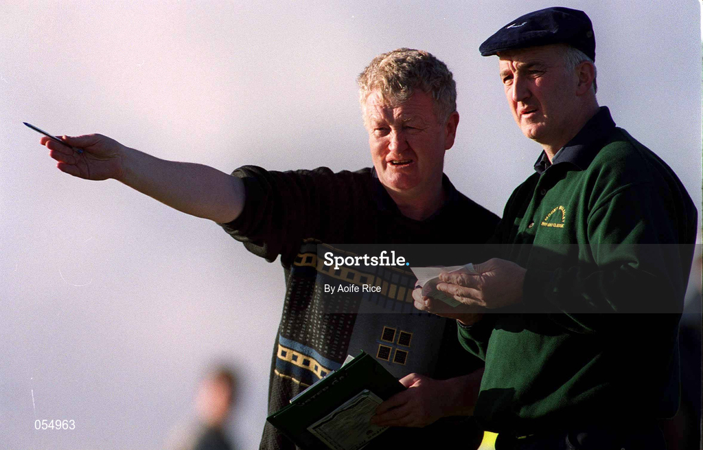 21 January 2001; Dublin manager Kevin Fennelly, right, and Dave Billings during the Walsh Cup Semi-Final match between Wexford and Dublin at Ferns in Wexford. Photo by Aoife Rice/Sportsfile