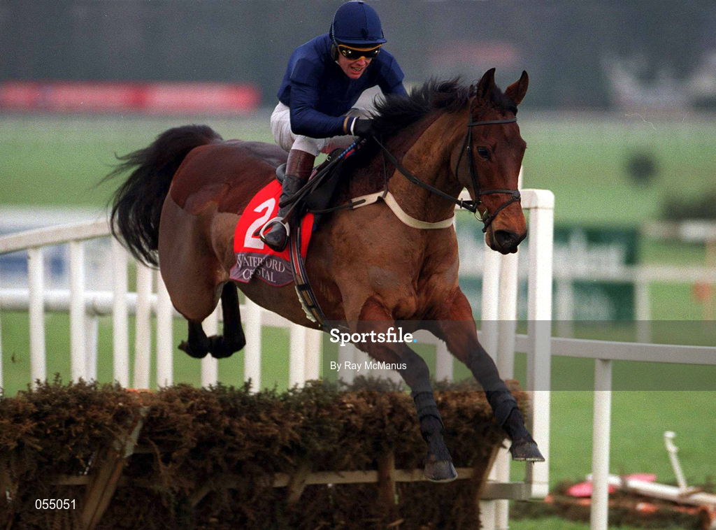 21 January 2001; Kilcash Castle, with Charlie Swan up, during the Waterford Crystal Novice Hurdle at Leopardstown Racecourse in Dublin. Photo by Ray McManus/Sportsfile