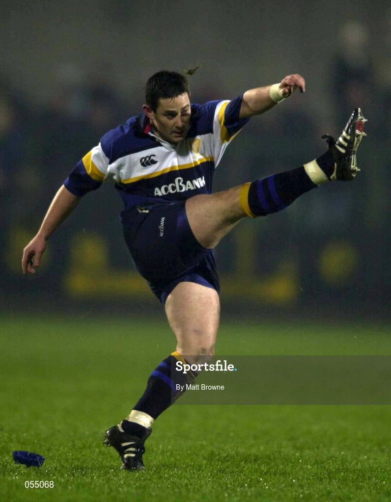 5 January 2001; Brian O'Meara of Leinster during the interprovincial friendly match between Munster and Leinster at Musgrave Park in Cork. Photo by Brendan Moran/Sportsfile